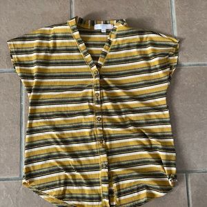 striped v neck shirt